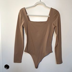 Babaton Aritzia Contour Longsleeve Bodysuit